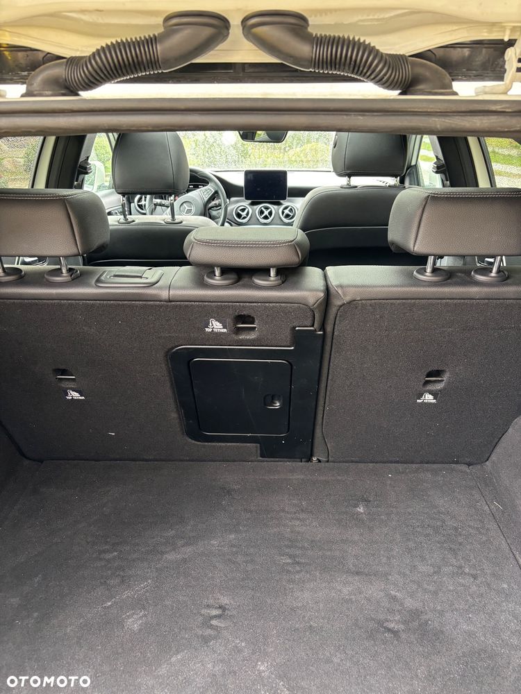 Mercedes-Benz GLA 250 4-Matic Urban - 22