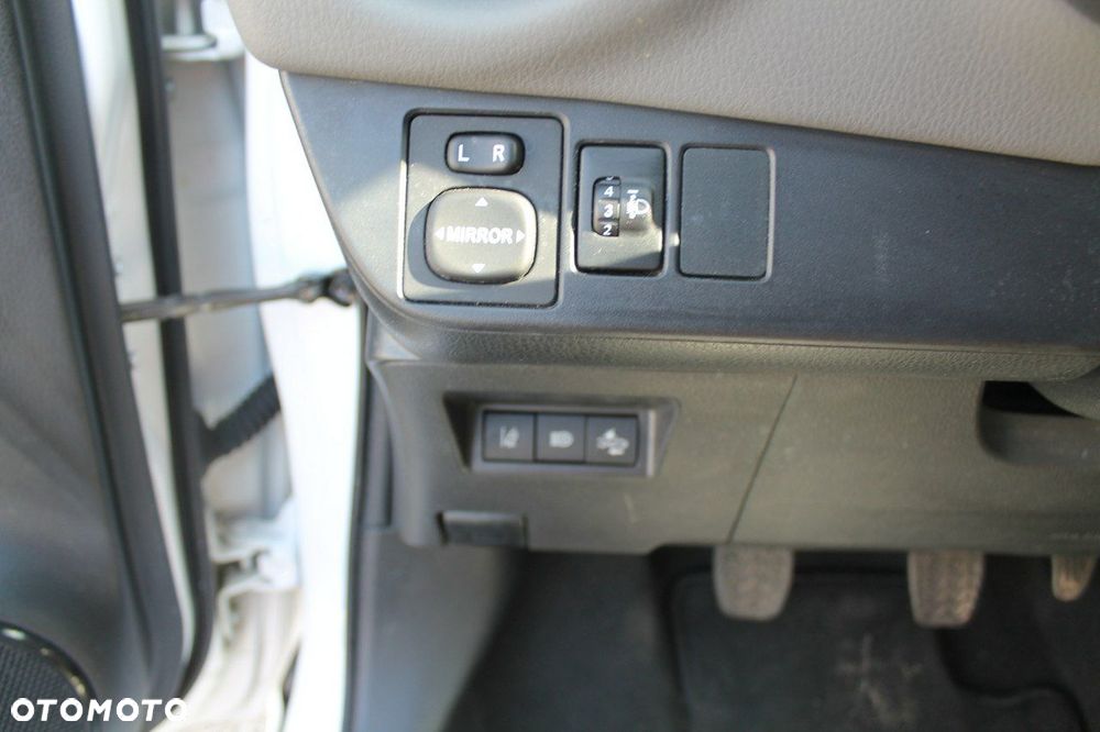 Toyota Yaris - 18
