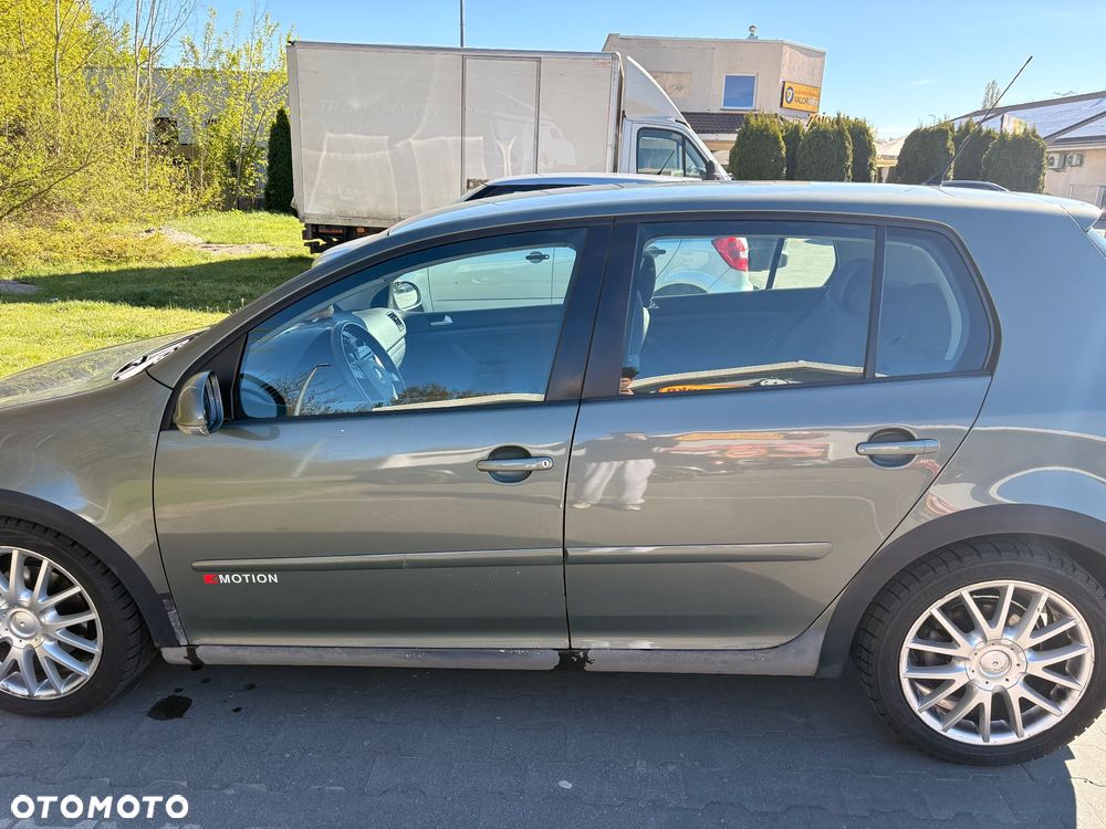 Volkswagen Golf 2.0 TDI Sportline - 4