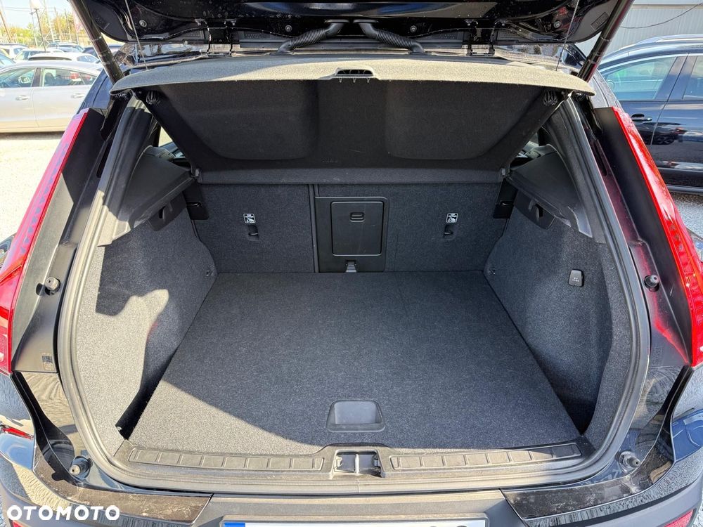 Volvo XC 40 T4 Plug-In Hybrid Plus Dark - 29