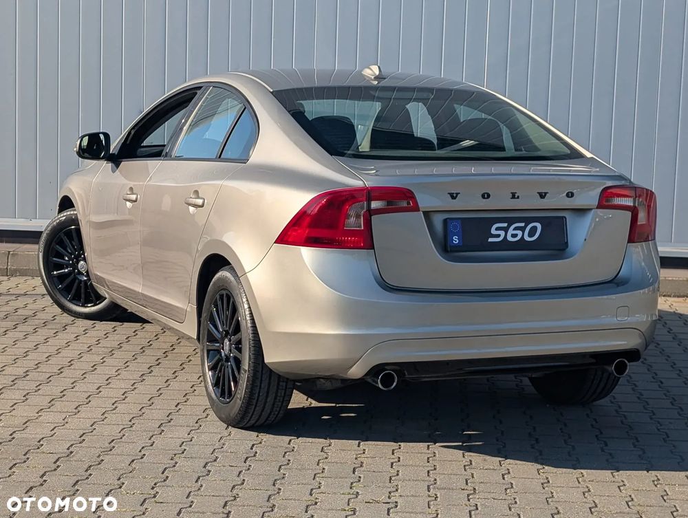 Volvo S60 T4 Momentum - 11