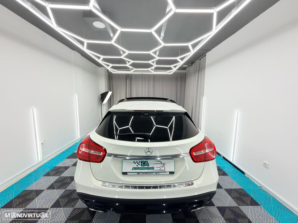 Mercedes-Benz GLA 200 Urban - 8