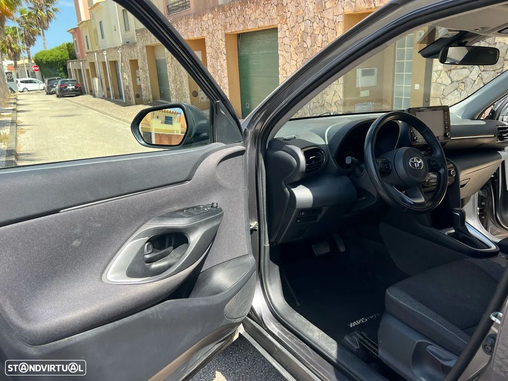 Toyota Yaris Cross 1.5 HDF Comfort Plus - 16