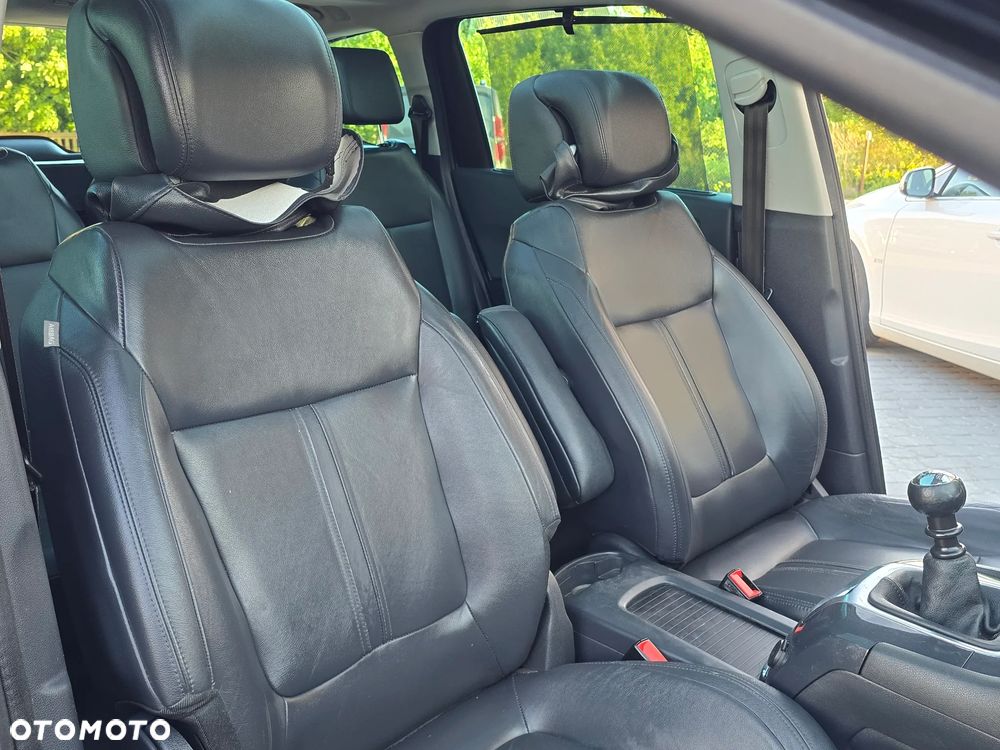 Peugeot 5008 HDI 150 Allure - 32