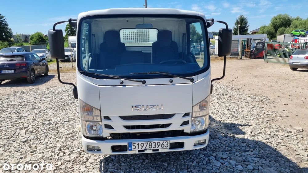 Isuzu M21 - 1