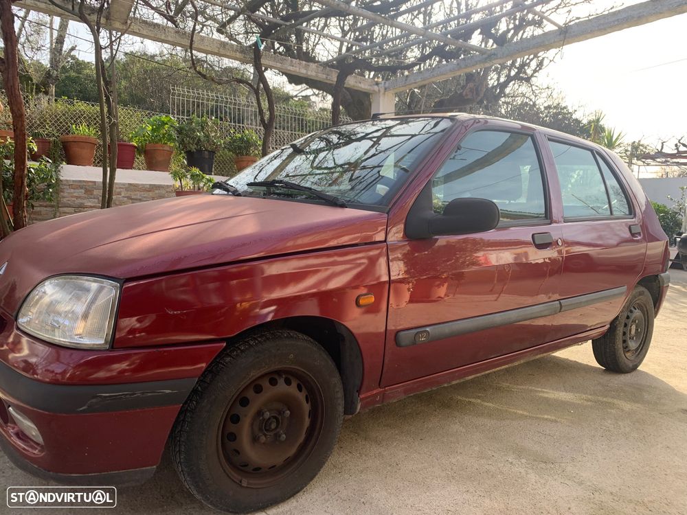 Renault Clio - 1