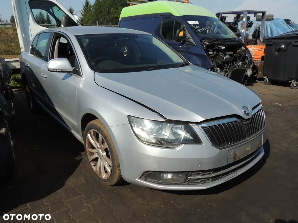 Maska SKODA Superb II '13 lift - 2