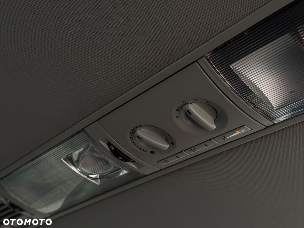 Volkswagen Caravelle 2.0 TDI L2 Trendline - 21