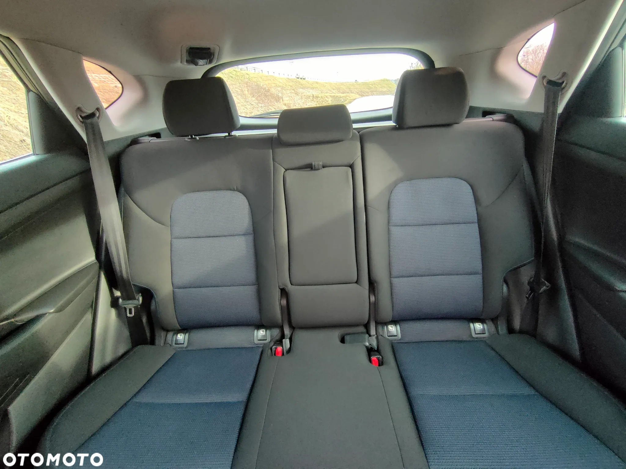 Hyundai Tucson blue 1.7 CRDi 2WD Style - 36