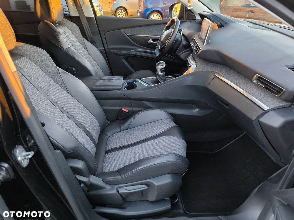 Peugeot 5008 1.5 BlueHDi Allure S&S - 9