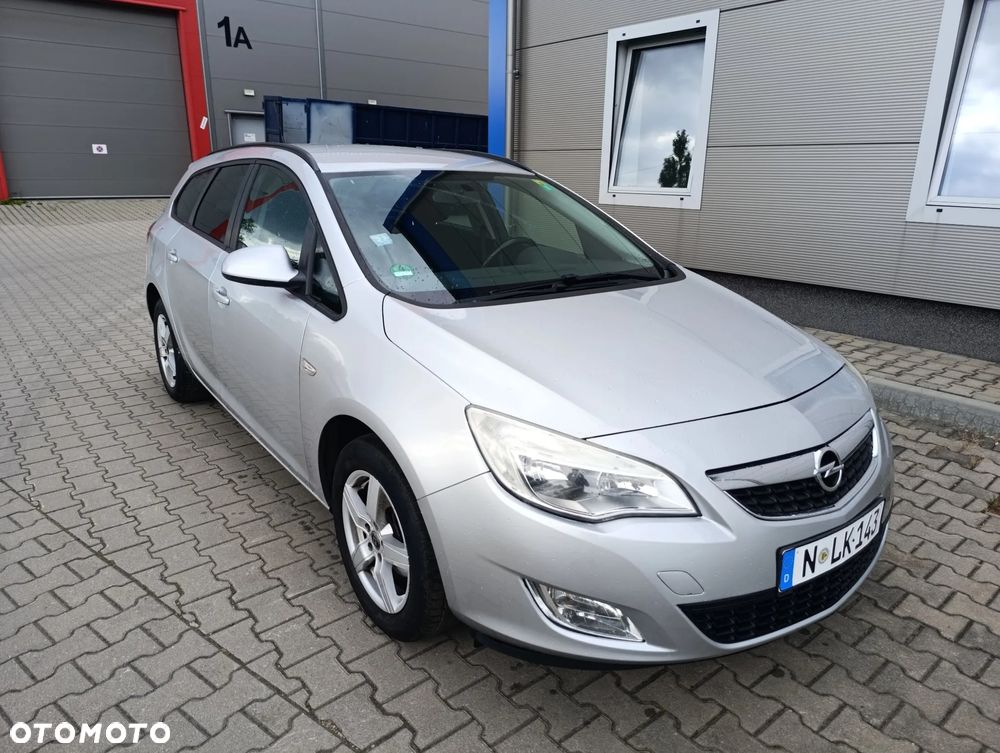 Opel Astra 1.4 Turbo 150 Jahre - 12