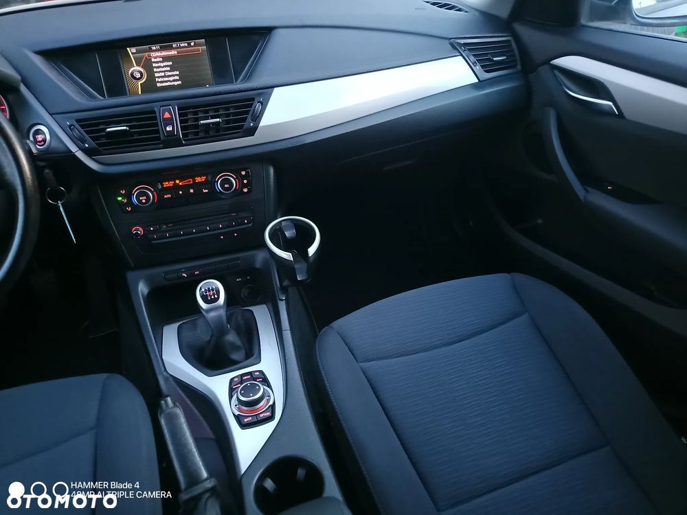 BMW X1 sDrive18i Sport Line - 18
