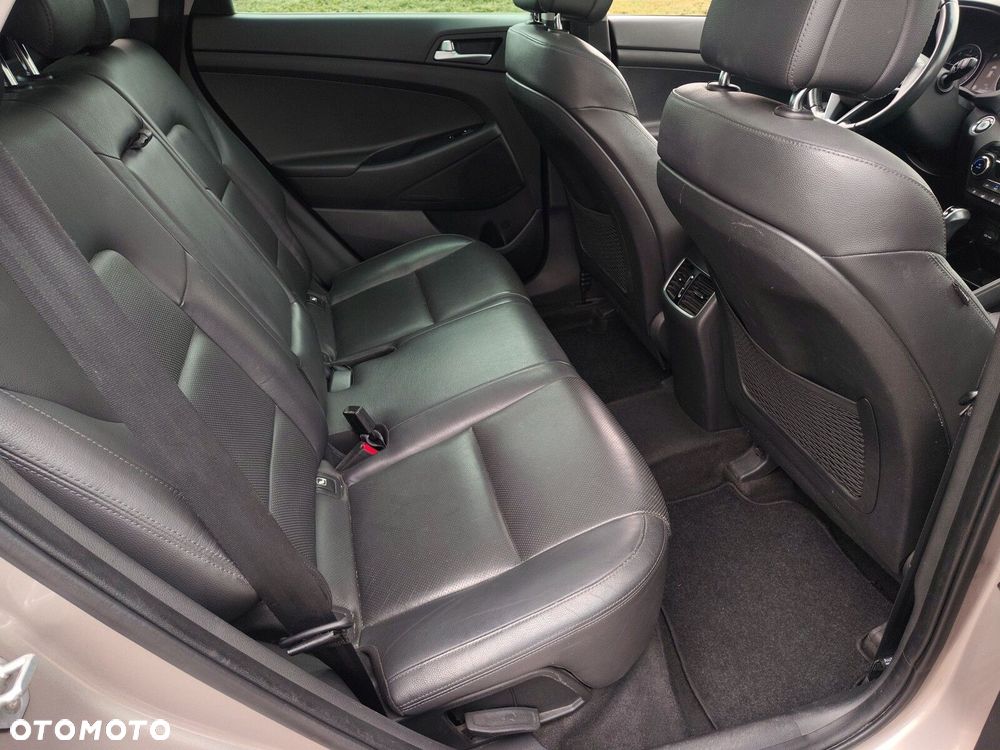 Hyundai Tucson 2.0 CRDI Premium 4WD - 33