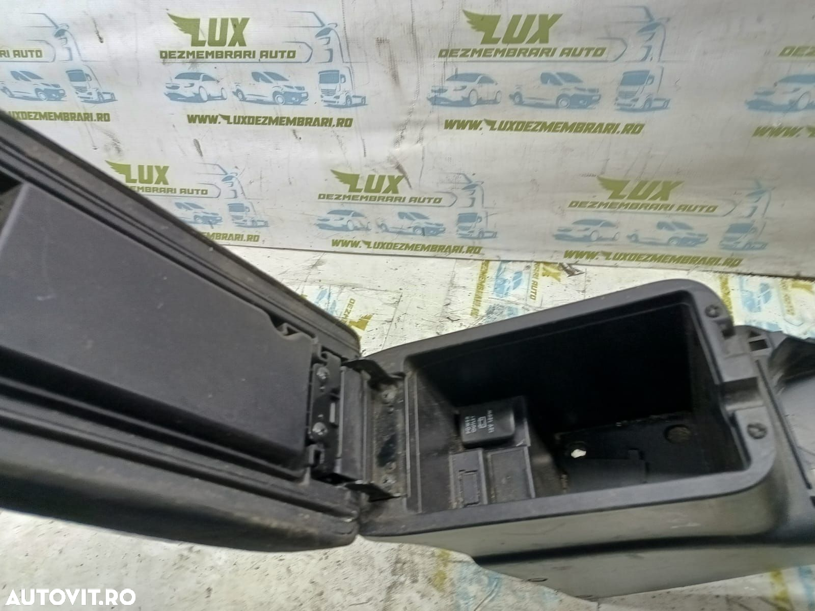 Cotiera consola centrala 8011a083 Citroen C-Crosser 1 [2007 - 2013] - 4