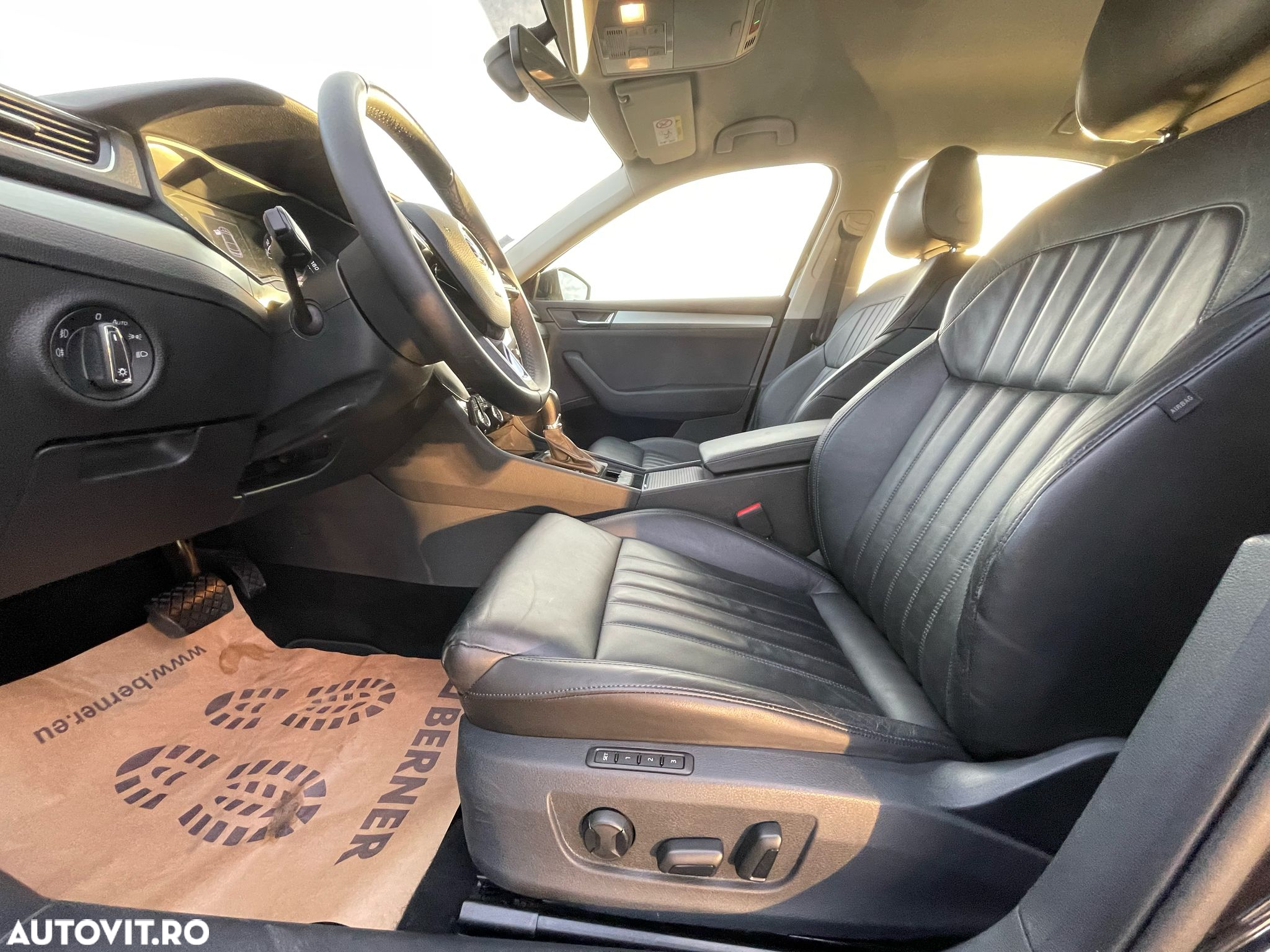 Skoda Superb 2.0 TDI DSG Premium Edition - 22