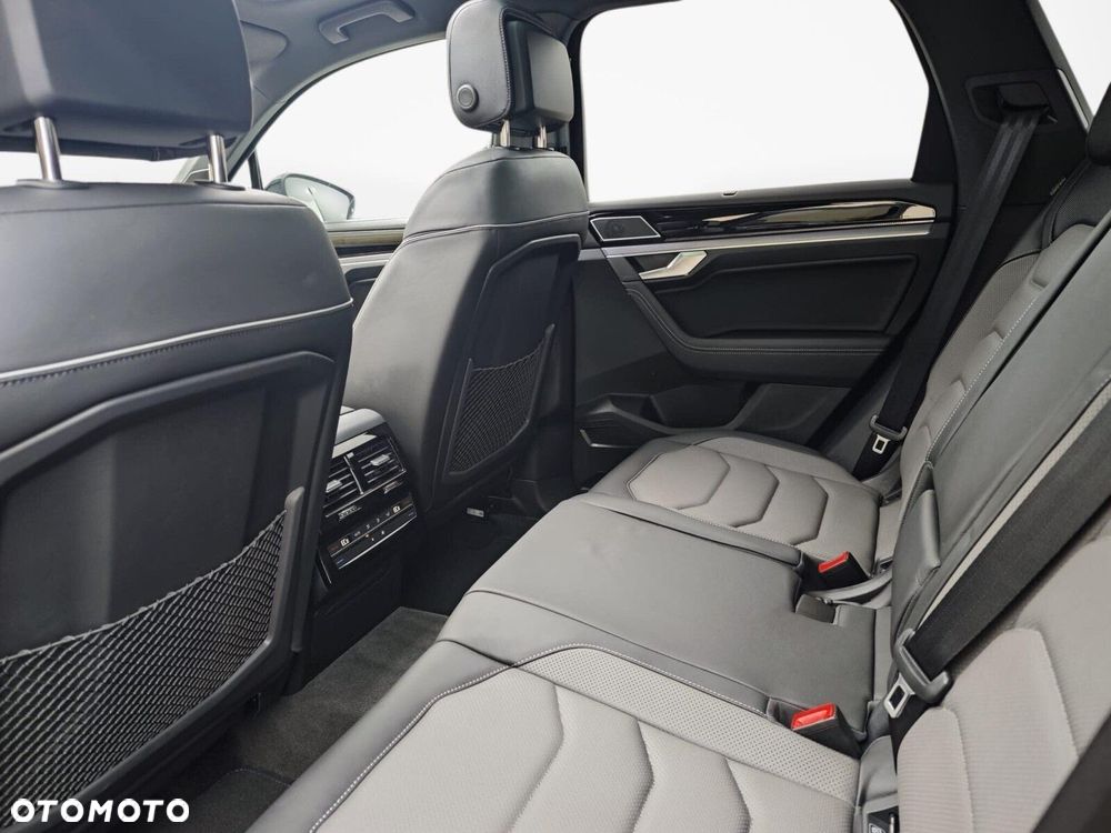 Volkswagen Touareg 3.0 V6 TDI SCR 4Mot R-Line - 23