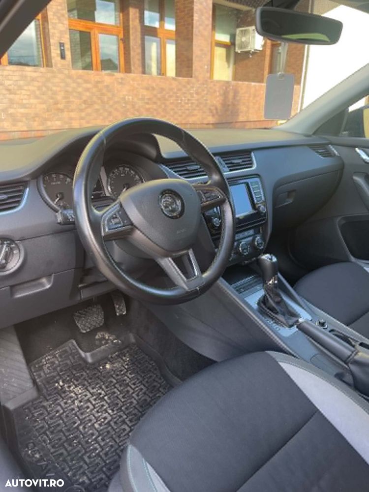 Skoda Octavia 2.0 TDI DSG Style - 4