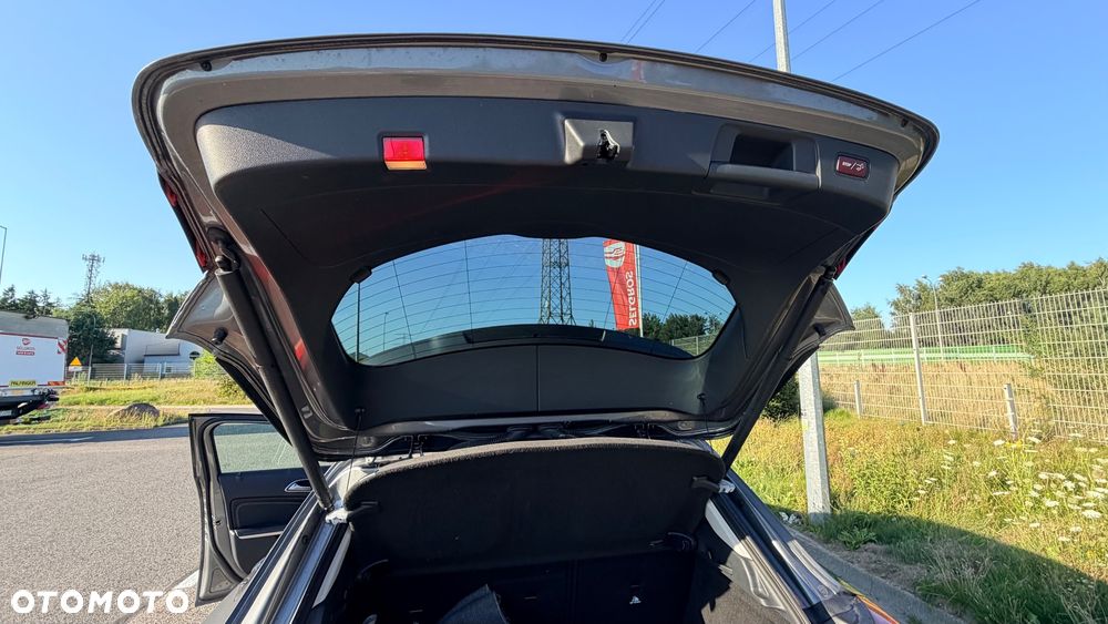 Mercedes-Benz GLA 250 4-Matic - 7