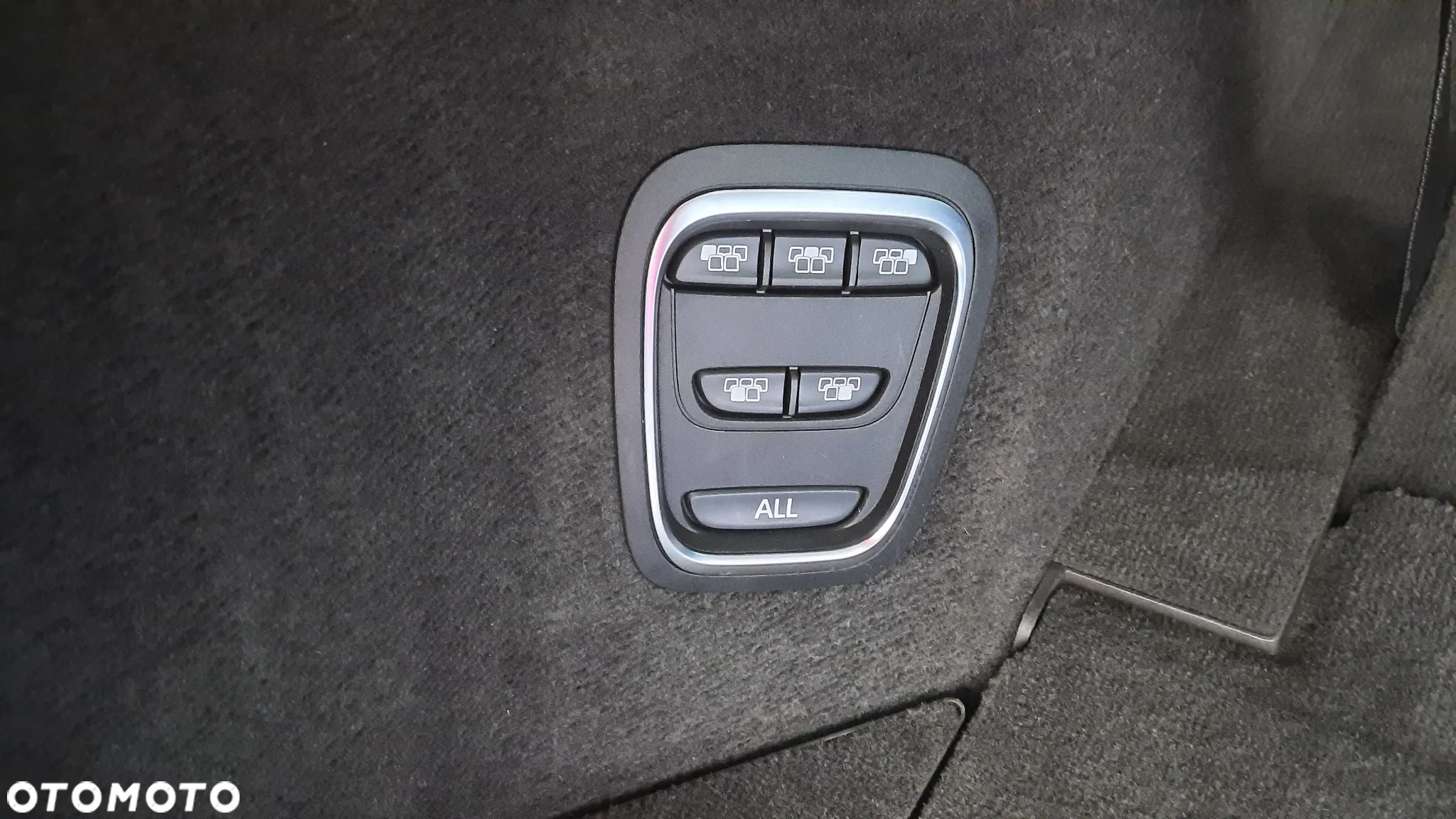 Renault Espace 1.6 dCi Energy Initiale Paris EDC 7os - 17