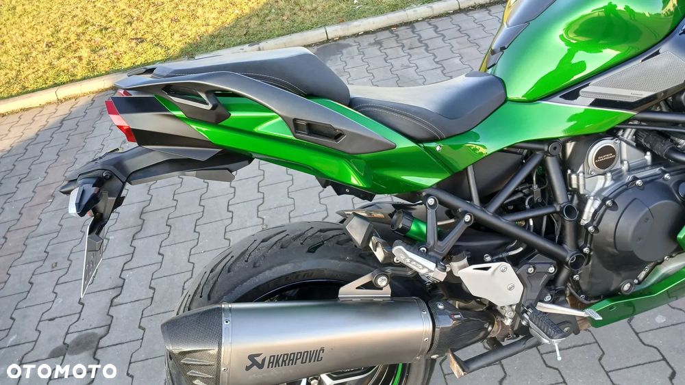 Kawasaki Ninja H2 SX - 12