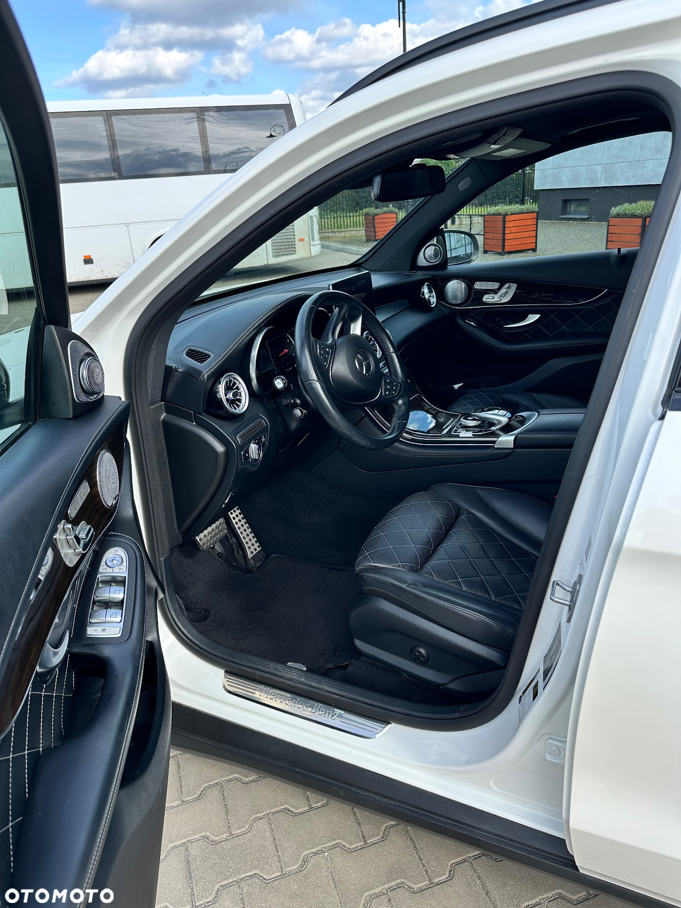Mercedes-Benz GLC 300 4Matic 9G-TRONIC AMG Line - 4