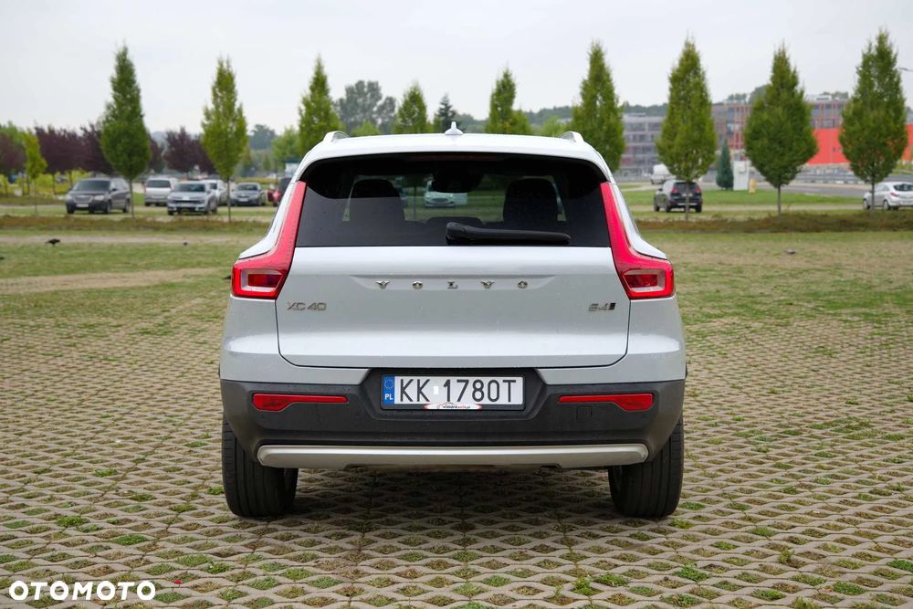 Volvo XC 40 B4 B AWD DKG Momentum Pro - 6