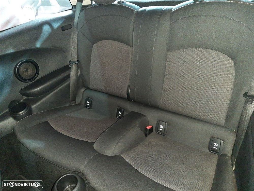 MINI 5 Portas One D - 22