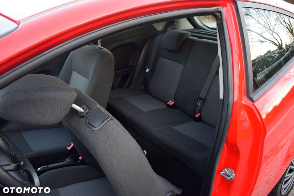 Ford Fiesta 1.25 Celebration - 16