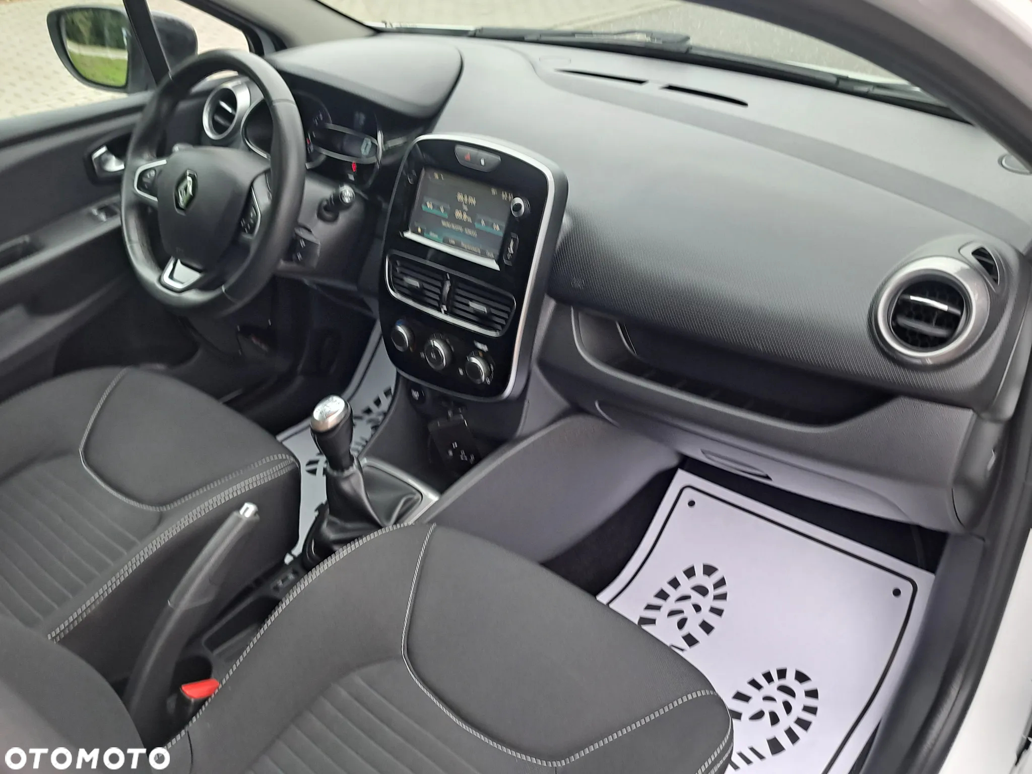 Renault Clio 1.2 16V Limited - 26