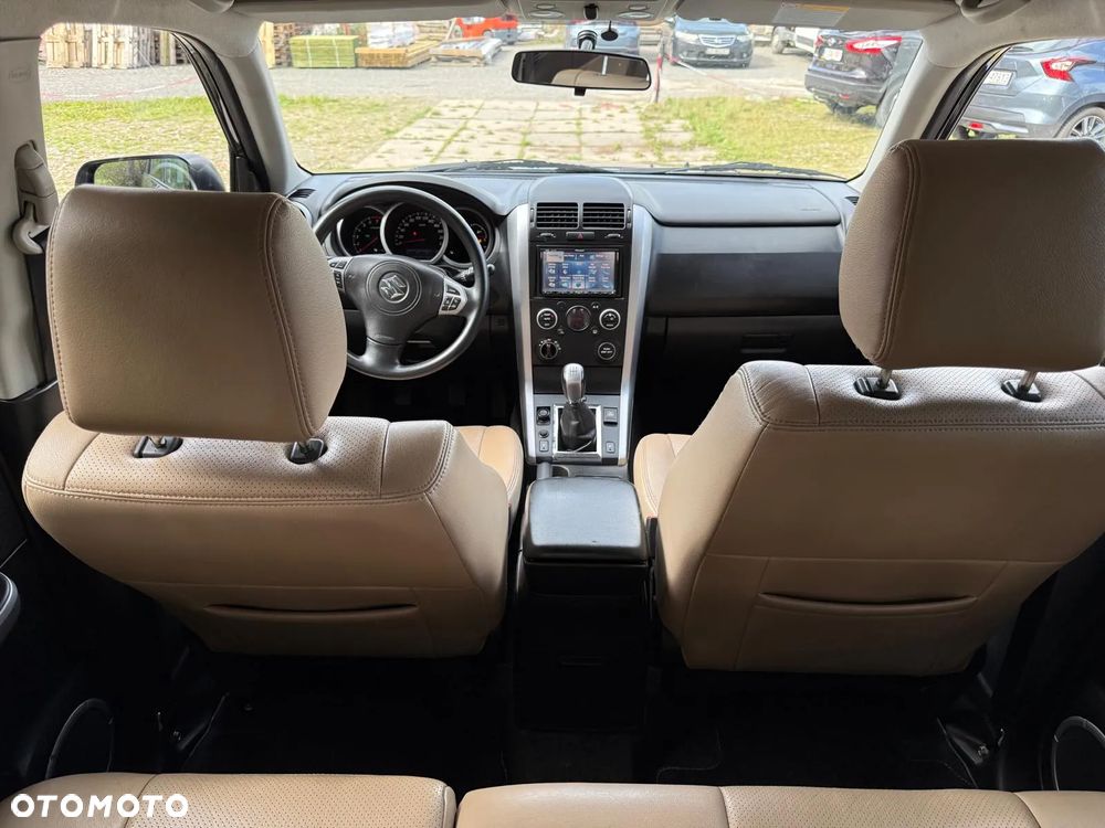 Suzuki Grand Vitara 2.4 De Luxe - 10