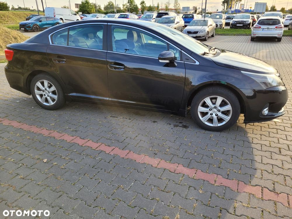 Toyota Avensis 2.0 D-4D Premium - 11