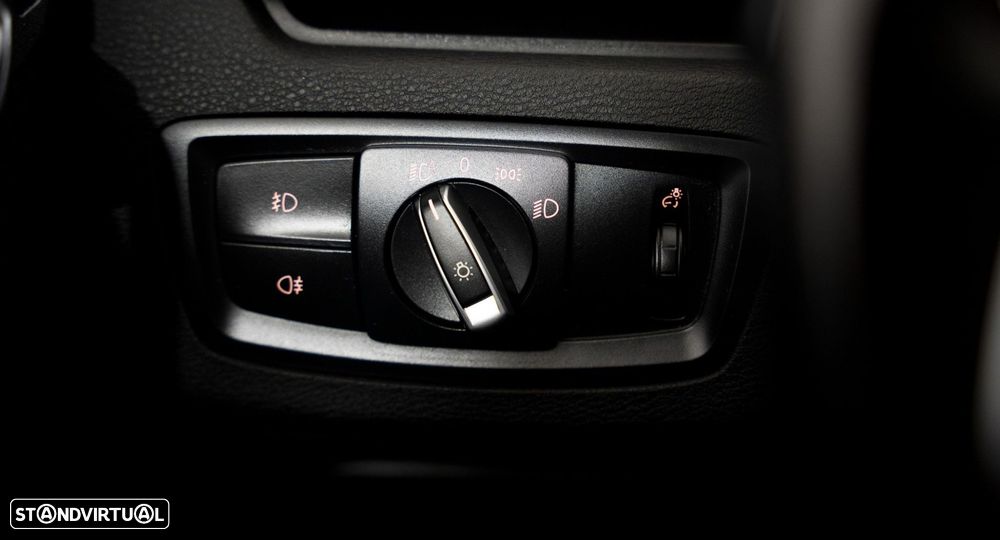 BMW X1 16 d sDrive Advantage - 11