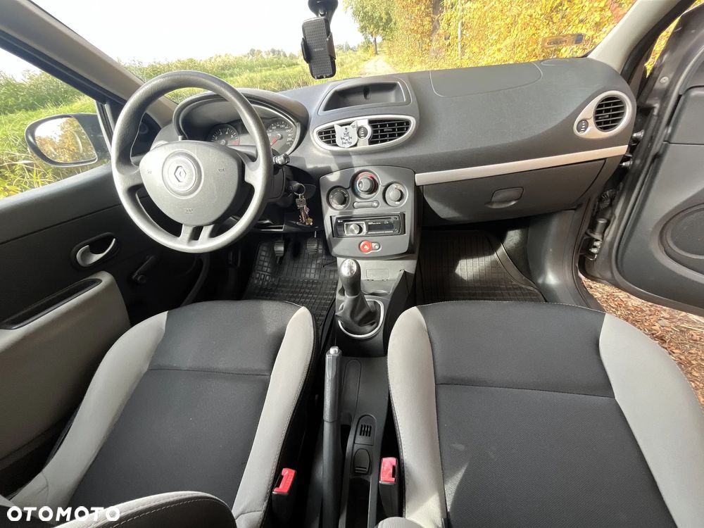 Renault Clio - 9