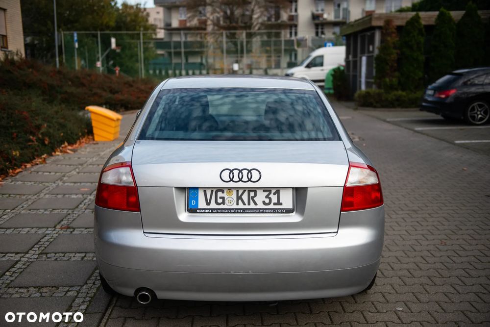 Audi A4 Limousine - 5