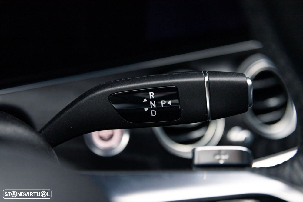 Mercedes-Benz E 300 de 9G-TRONIC AMG Line - 31