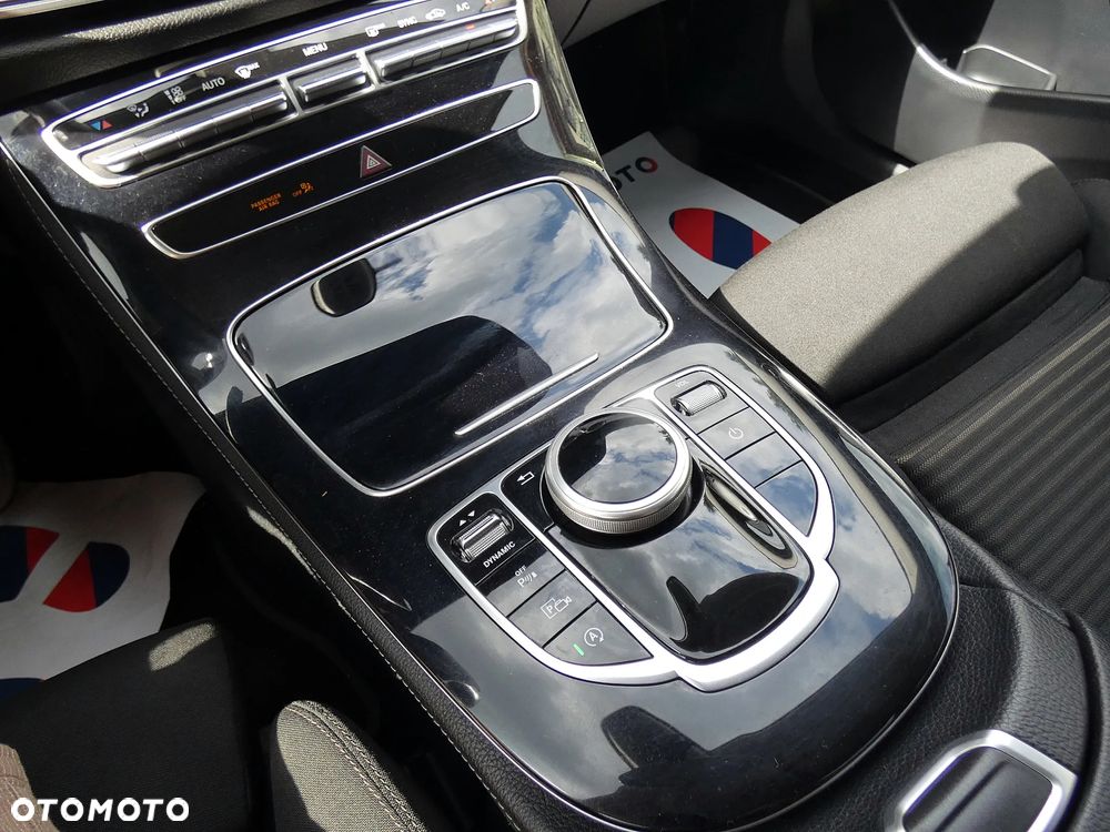 Mercedes-Benz Klasa E 220 d 4-Matic Business Edition 9G-TRONIC - 11