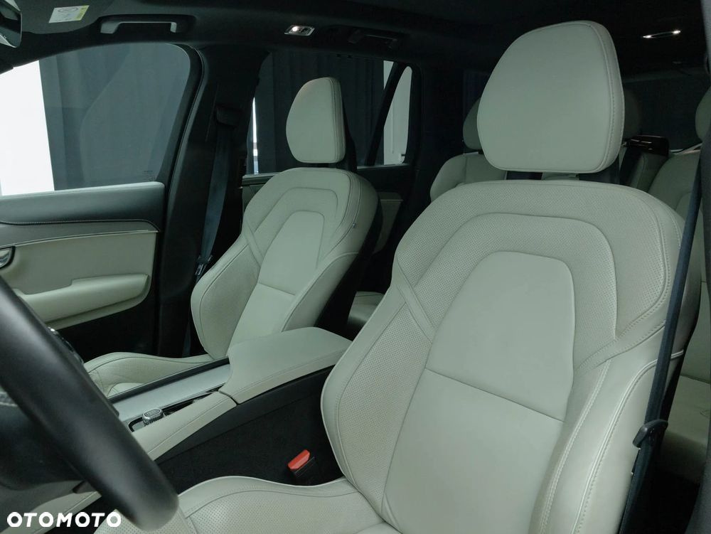 Volvo XC 90 - 17