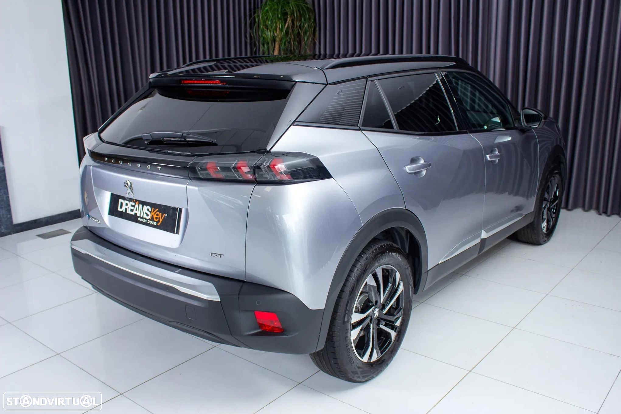 Peugeot e-2008 GT Pack - 4