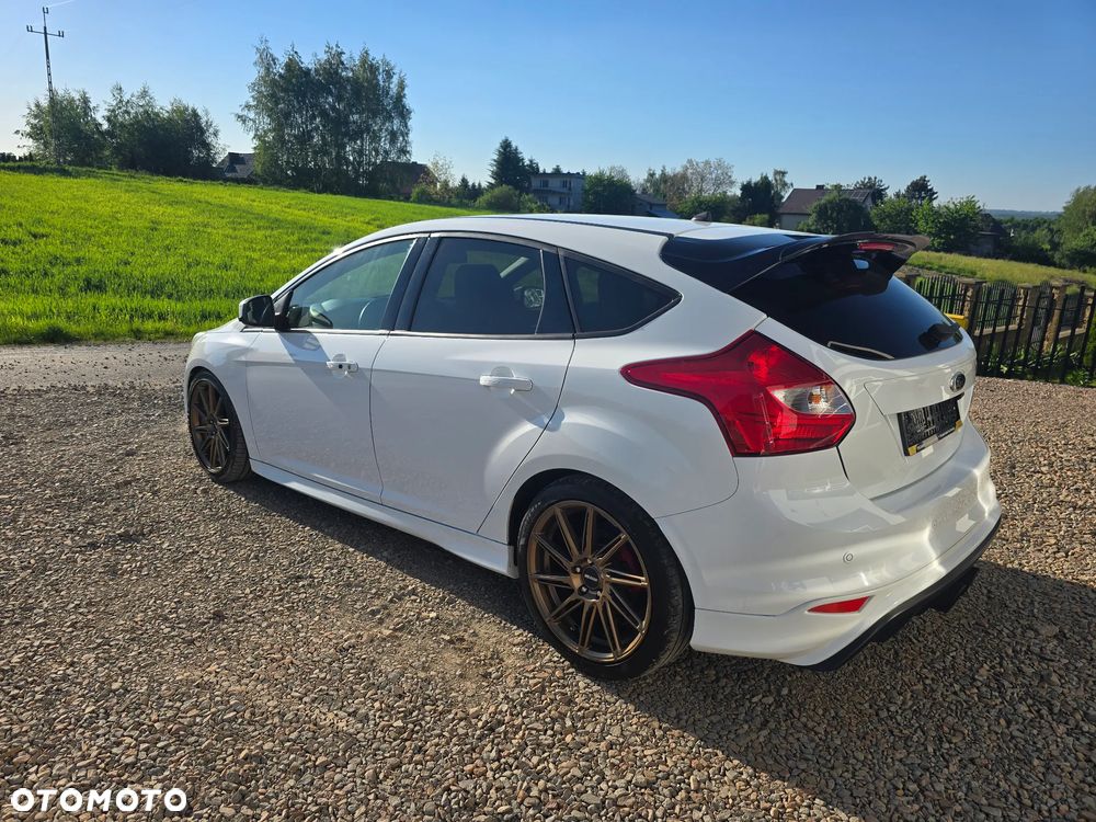 Ford Focus 2.0 EcoBoost ST mit Leder-Exclusiv-Paket - 4