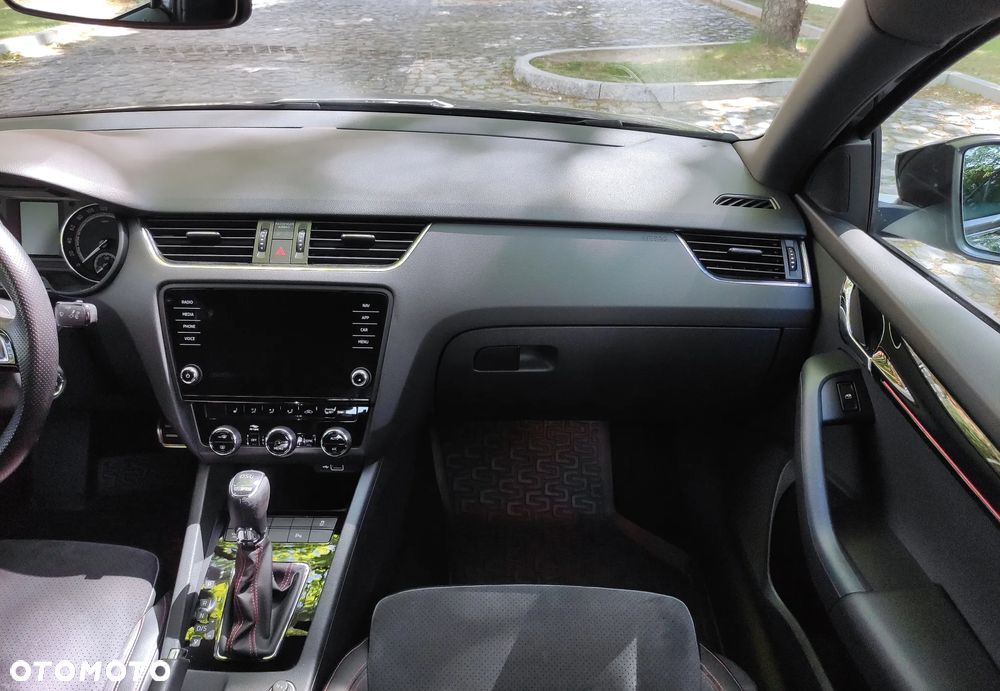 Skoda Octavia 2.0 TSI RS Challenge 245 DSG - 5