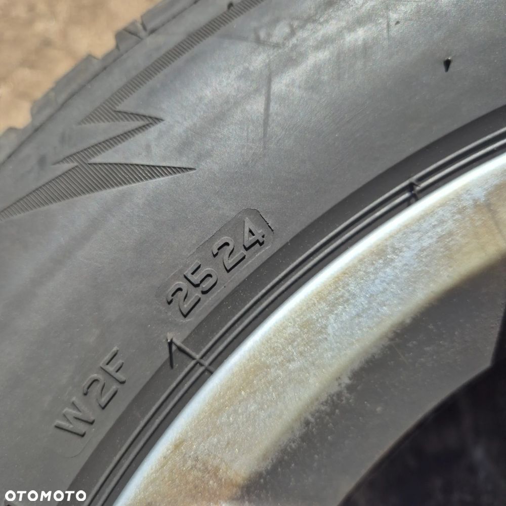 ZIMA 215/60 R16 VW PASSAT T-ROC BEETLE TOURAN SKODA SUPERB OCTAVIA KAROQ - 9