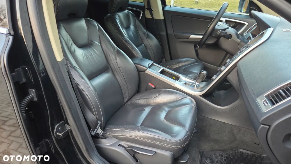 Volvo XC 60 D3 R Design - 13