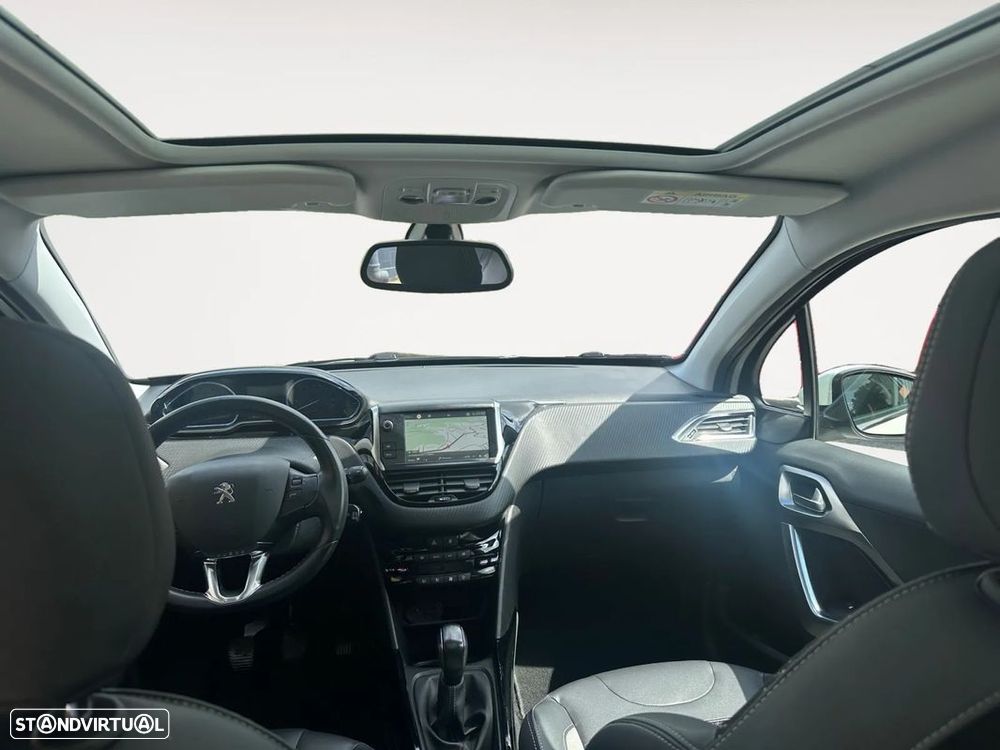 Peugeot 2008 1.2 PureTech Allure - 11