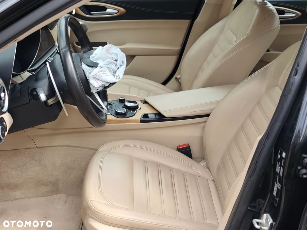 Alfa Romeo Giulia 2.0 Turbo Business - 8