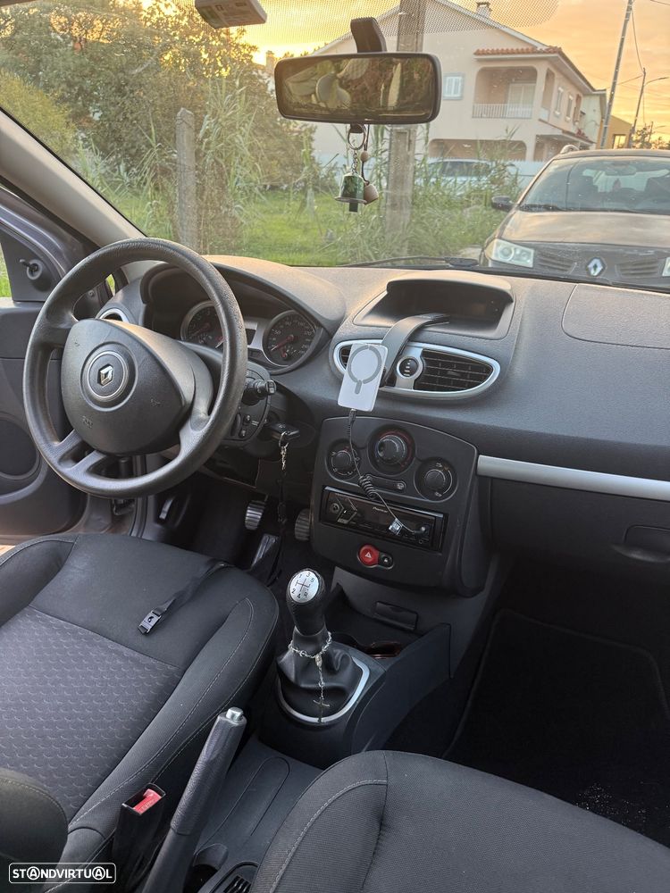 Renault Clio 1.2 16V GT - 23