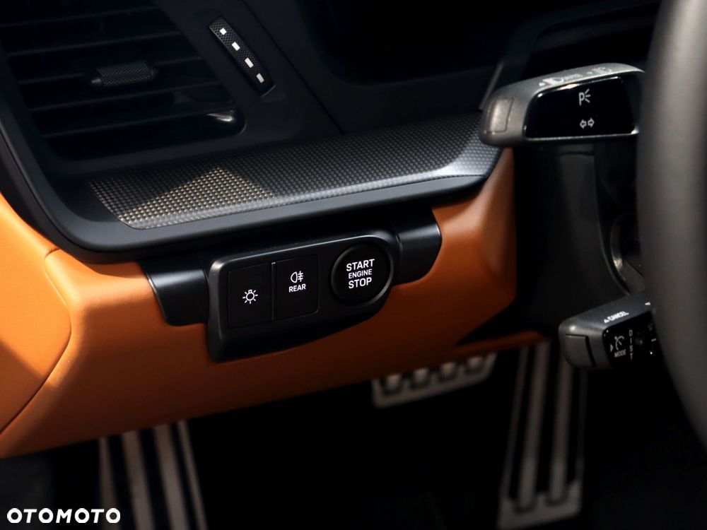 Porsche 911 Carrera T-Hybrid 4 GTS - 20