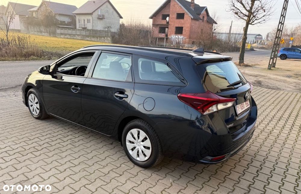 Toyota Auris 1.33 Dual-VVT-i - 3