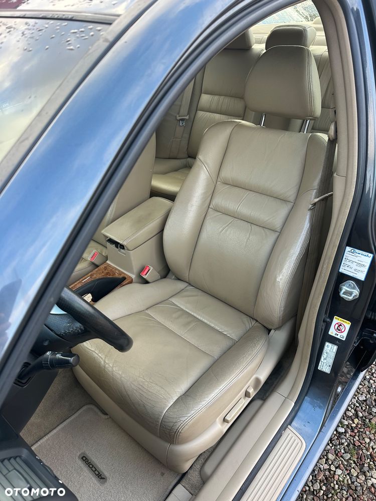 Honda Accord 2.0 i Executive - 17