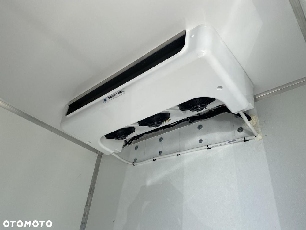 Mercedes-Benz Sprinter - 8