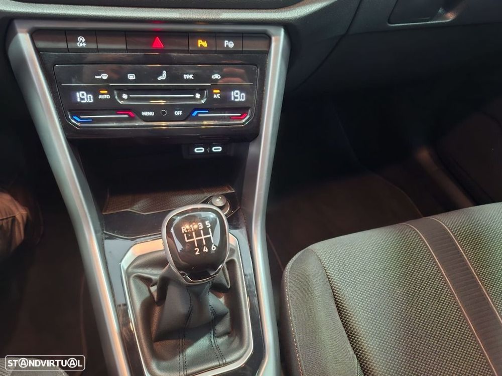 VW T-Roc 1.0 TSI Urban - 16